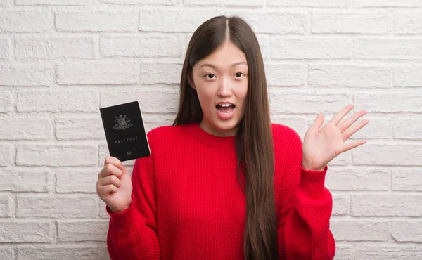 Pasaport Avustralya Çok Mutlu Heyecanlı Kazanan Ifade Büyük Gülümseme Ile — Stok fotoğraf