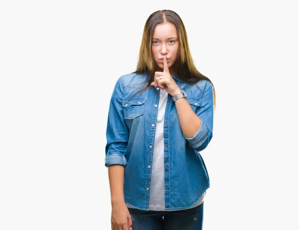 Young Caucasian Beautiful Woman Isolated Background Asking Quiet Finger Lips — Stock Photo, Image