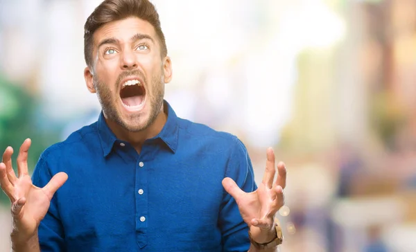 Joven Hombre Guapo Sobre Fondo Aislado Loco Loco Gritando Gritando — Foto de Stock