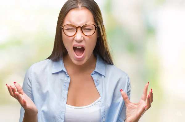 Jonge Kaukasische Mooie Zakenvrouw Bril Geïsoleerde Achtergrond Gekke Gekke Schreeuwen — Stockfoto