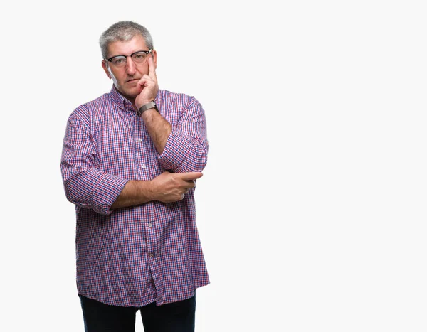 Hombre Mayor Guapo Con Gafas Sobre Fondo Aislado Pensando Que — Foto de Stock