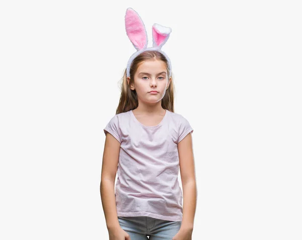 Młoda Piękna Dziewczyna Sobie Easter Bunny Uszy Białym Tle Poważną — Zdjęcie stockowe