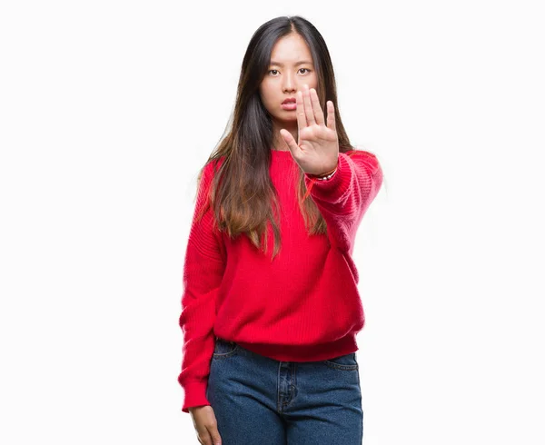 Junge Asiatische Frau Winterpullover Über Isoliertem Hintergrund Und Hört Auf — Stockfoto