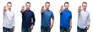 Kolaj yakışıklı üst düzey ağarmış zarif iş adamı durdurmak yapıyor izole arka plan üzerinde duran bir avuç ile şarkı. Negatif ve ciddi bir jest yüz ifadesiyle uyarı.