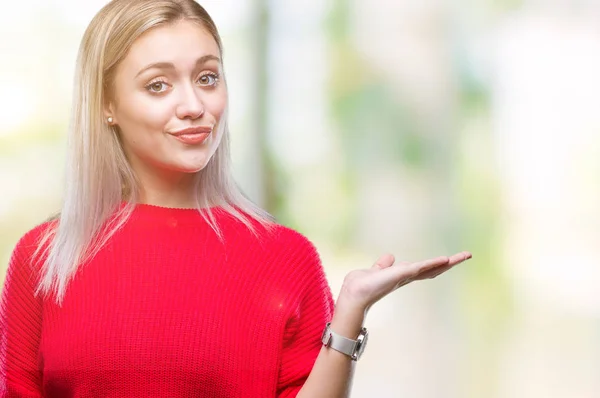 Mujer Rubia Joven Vistiendo Suéter Invierno Sobre Fondo Aislado Sonriendo — Foto de Stock