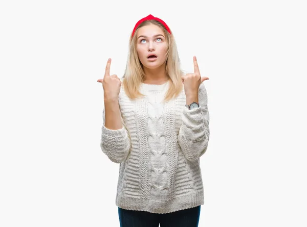 Young Caucasian Woman Wearing Winter Sweater Isolated Background Amazed Surprised — Stock Photo, Image