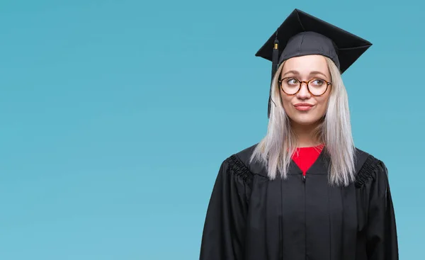 Mladá Blond Žena Nosí Postgraduální Uniforma Izolované Pozadí Vypadající Strana — Stock fotografie