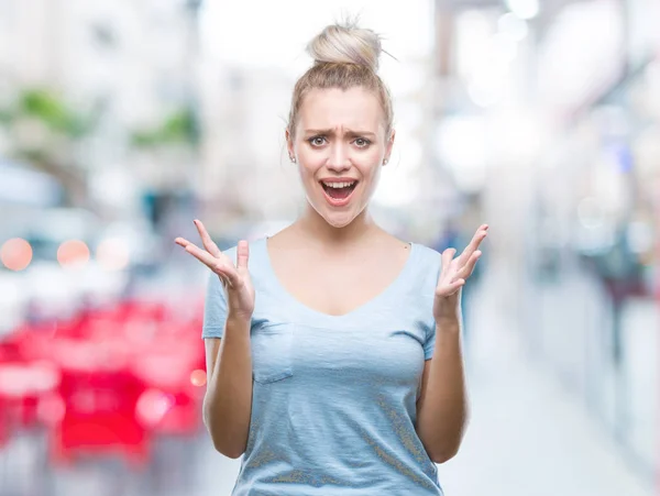 Giovane Donna Bionda Sfondo Isolato Che Celebra Pazzo Pazzo Successo — Foto Stock