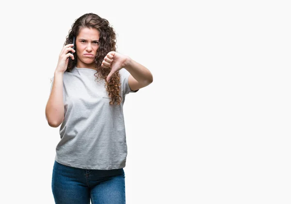 Chica Morena Joven Hablando Teléfono Inteligente Sobre Fondo Aislado Con — Foto de Stock