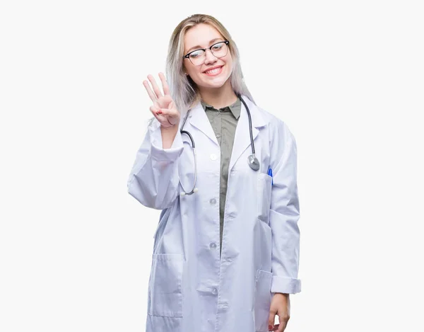 Jonge Blonde Dokter Vrouw Geïsoleerde Achtergrond Weergeven Met Vingers Omhoog — Stockfoto