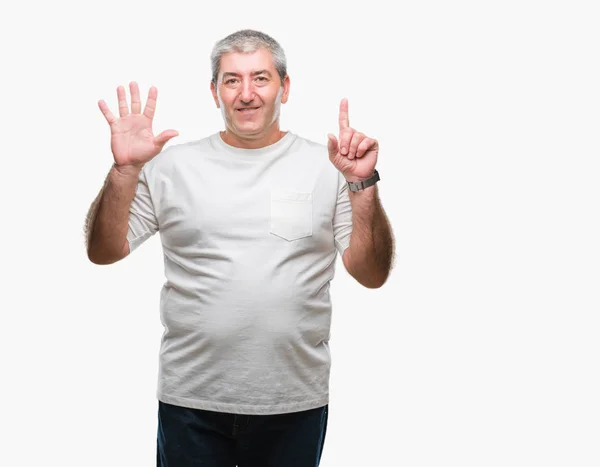 Starší Muž Izolované Pozadí Zobrazení Ukázal Prsty Číslo Šest Úsměvem — Stock fotografie