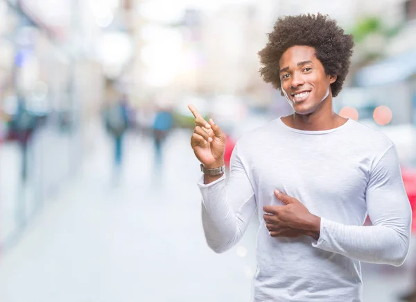 Afro Amerikaanse Man Geïsoleerde Achtergrond Met Een Grote Glimlach Het — Stockfoto