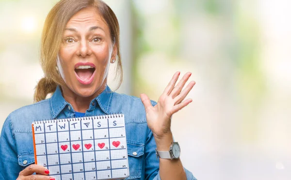 Donna Ispanica Anziana Mezza Età Che Tiene Calendario Mestruale Sfondo — Foto Stock