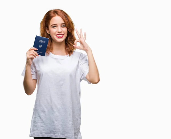 Молодая Красивая Женщина Паспортом Германии Изолированном Фоне Делает Хорошо Знак — стоковое фото