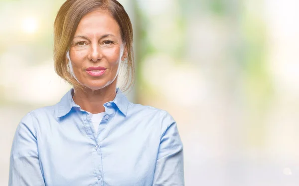 Middelbare Leeftijd Senior Latino Vrouw Geïsoleerde Achtergrond Met Ernstige Uitdrukking — Stockfoto