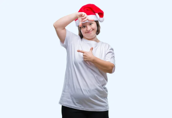 Giovane Donna Adulta Con Sindrome Indossa Cappello Natale Sfondo Isolato — Foto Stock