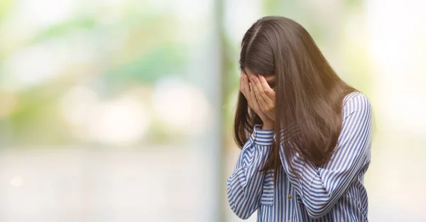 Jonge Mooie Spaanse Zakenvrouw Met Trieste Uitdrukking Waarin Gezicht Met — Stockfoto