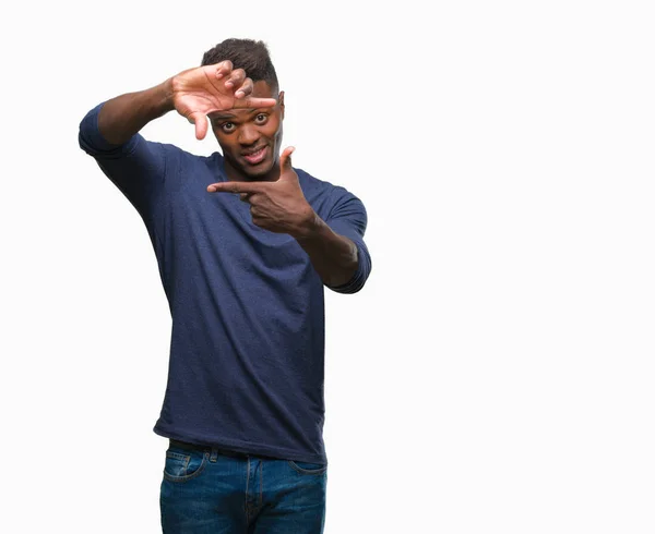 Junger Afrikanisch Amerikanischer Mann Mit Isoliertem Hintergrund Der Lächelnd Einen — Stockfoto