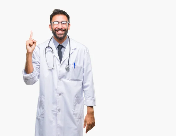 Adulto Ispanico Medico Uomo Sfondo Isolato Mostrando Indicando Con Dito — Foto Stock