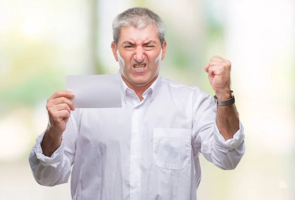 Bello Uomo Anziano Possesso Carta Bianca Sfondo Isolato Infastidito Frustrato — Foto Stock