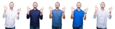 Kolaj yakışıklı üst düzey ağarmış zarif iş adamı izole arka plan üzerinde duran bir rahatla ve gülümseyen gözlerle kapalı parmak jestle meditasyon yapıyor. Yoga kavramı.