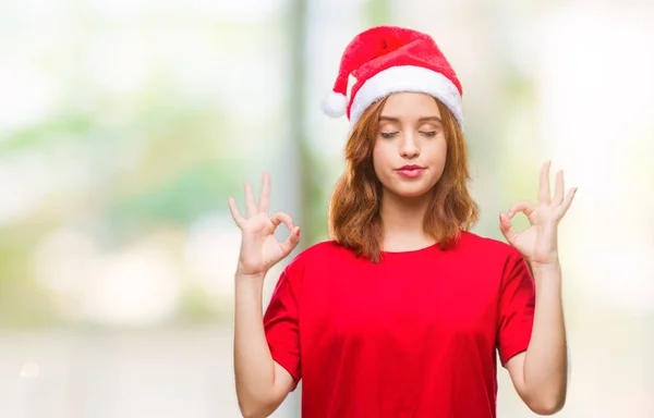 Jovem Mulher Bonita Sobre Fundo Isolado Vestindo Chapéu Natal Relaxar — Fotografia de Stock