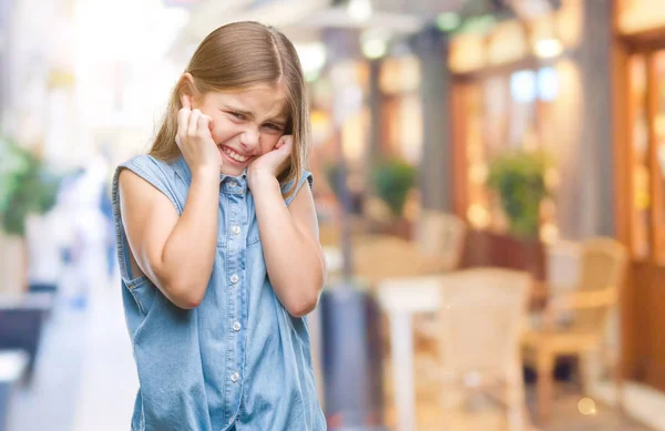 Young Beautiful Girl Isolated Background Covering Ears Fingers Annoyed Expression — Stock Photo, Image