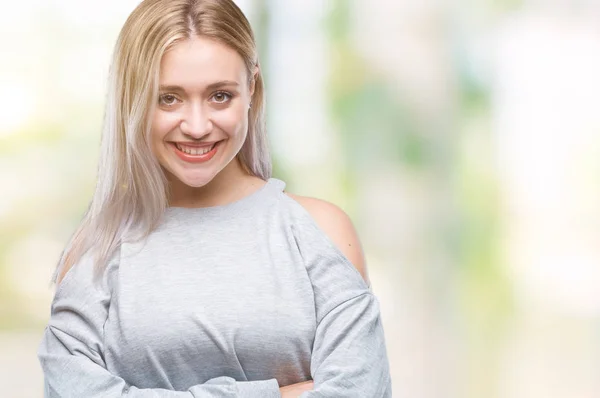 Jovem Loira Sobre Fundo Isolado Rosto Feliz Sorrindo Com Braços — Fotografia de Stock