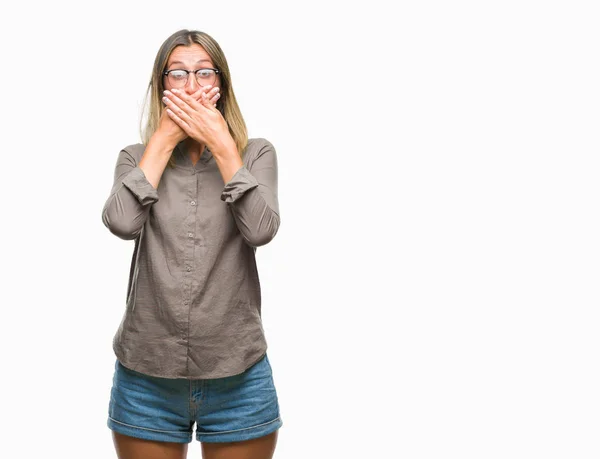 Mooie Jongedame Geïsoleerde Achtergrond Geschokt Mond Met Handen Voor Fout — Stockfoto