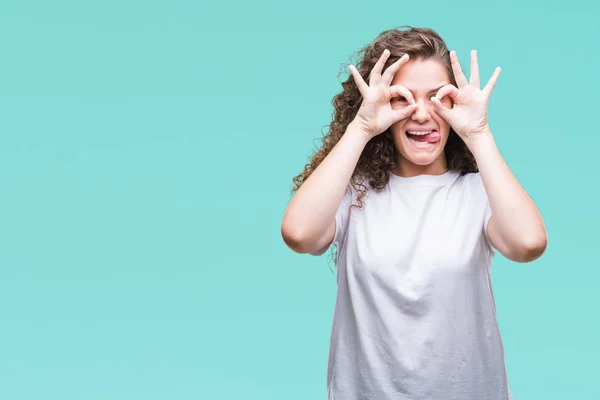 Mooie Brunette Krullend Haar Jong Meisje Dragen Casual Shirt Geïsoleerde — Stockfoto