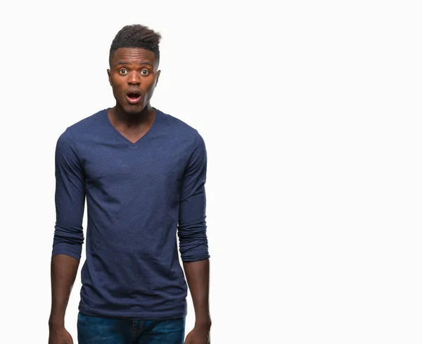 Junger Afrikanisch Amerikanischer Mann Mit Isoliertem Hintergrund Verängstigt Und Schockiert — Stockfoto
