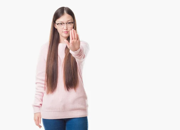 Junge Chinesin Über Isoliertem Hintergrund Die Eine Brille Trägt Und — Stockfoto