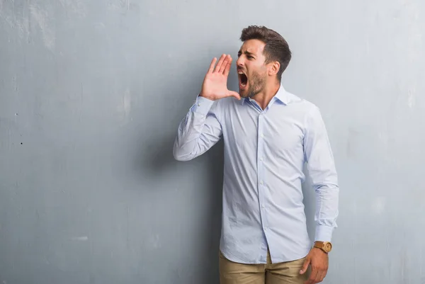 Hombre Negocios Joven Guapo Sobre Pared Gris Grunge Usando Camisa —  Fotos de Stock