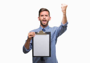 Pano üzerinde izole arka rahatsız ve öfke, çılgın ve yükseltilmiş el, öfke kavramı ile diye bağıran ile sinirli bağırarak tutan genç yakışıklı iş adamı