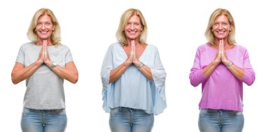 Ellerle birlikte emin gülümseyen bağışlanmak backgroud dua güzel orta yaş Beyaz sarışın kadın kolaj izole.