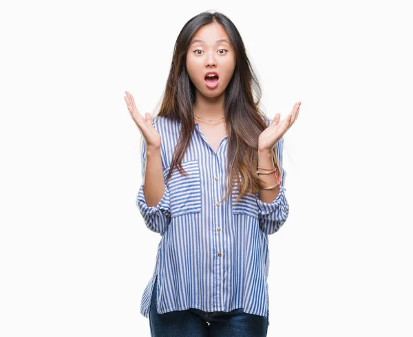 Ung Asiatisk Kvinna Över Isolerade Bakgrund Firar Crazy Och Förvånad — Stockfoto