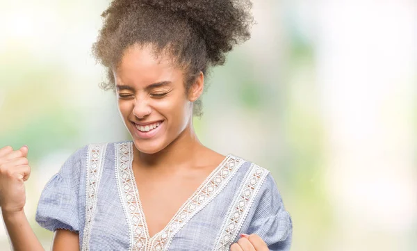 Jonge Afro Amerikaanse Vrouw Geïsoleerde Achtergrond Erg Blij Opgewonden Doet — Stockfoto