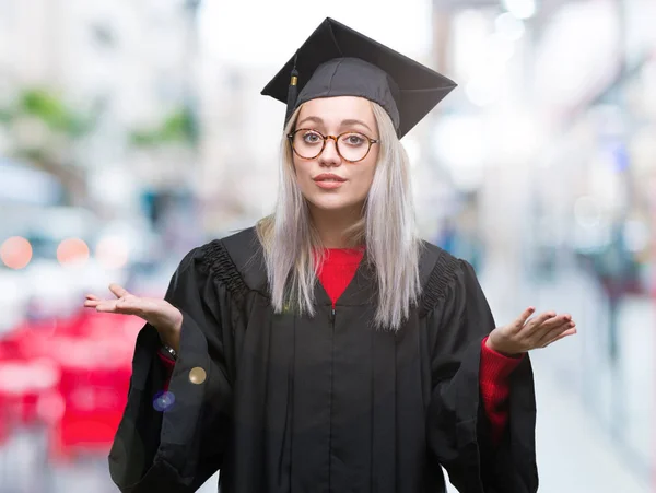 Mladá Blond Žena Nosí Postgraduální Uniforma Přes Izolované Pozadí Bezradný — Stock fotografie