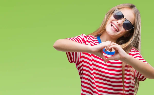 Joven Chica Hermosa Con Gafas Sol Sobre Fondo Aislado Sonriendo — Foto de Stock