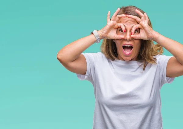 Middle Age Senior Hispanic Woman Isolated Background Doing Gesture Binoculars — Stock Photo, Image