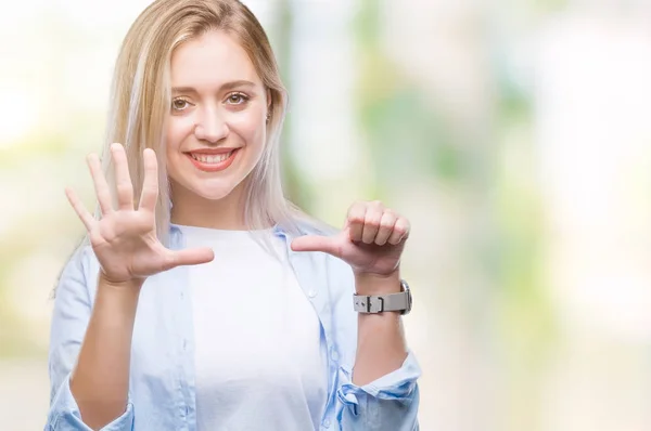 Mladá Blond Žena Izolované Pozadí Zobrazení Ukázal Prsty Číslo Šest — Stock fotografie