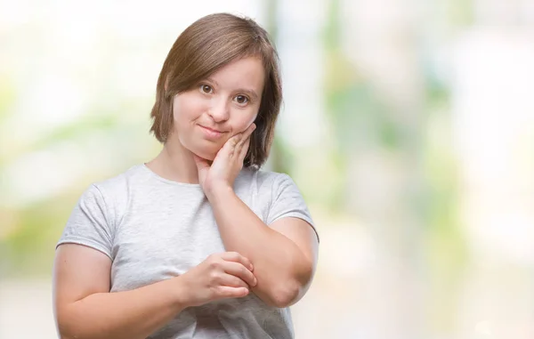 Ung Vuxen Kvinna Med Downs Syndrom Över Isolerade Bakgrund Tänkande — Stockfoto