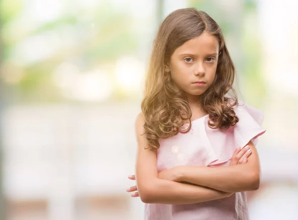 Brünettes Hispanisches Mädchen Rosa Kleid Skeptisch Und Nervös Missbilligenden Gesichtsausdruck — Stockfoto