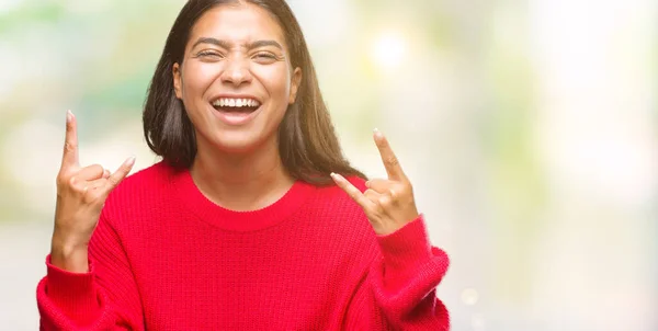 Mujer Árabe Hermosa Joven Vistiendo Suéter Invierno Sobre Fondo Aislado —  Fotos de Stock