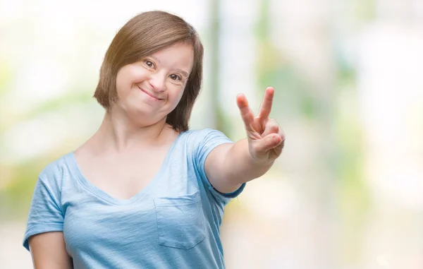 Молода Доросла Жінка Синдромом Вниз Над Ізольованим Тлом Посміхається Щасливим — стокове фото