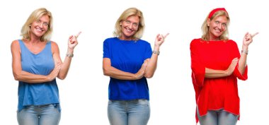 Kameraya bakarak yan el ve parmak ile işaret eden güzel orta yaş sarışın kadın beyaz izole backgroud yüzünde kocaman bir gülümseme ile kolaj.