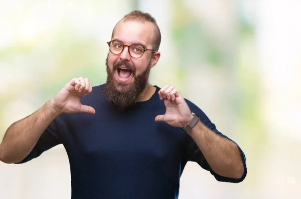 Jeune Homme Hipster Caucasien Portant Des Lunettes Soleil Sur Fond — Photo