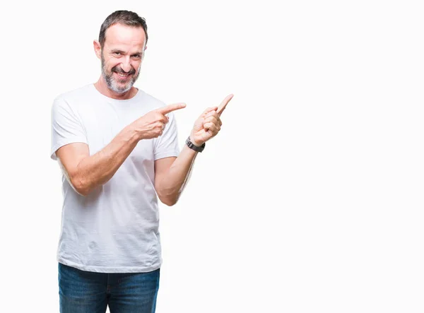 Mezza Età Hoary Uomo Anziano Indossa Shirt Bianca Sfondo Isolato — Foto Stock