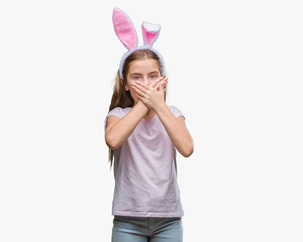 Fiatal Gyönyörű Lány Visel Húsvéti Nyuszi Füle Elszigetelt Háttér Döbbenve — Stock Fotó