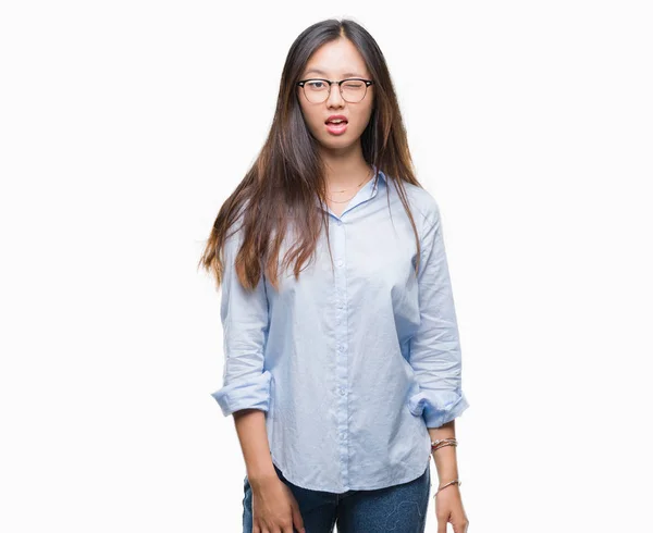 Unga Asiatiska Affärskvinna Som Bär Glasögon Över Isolerade Bakgrund Winking — Stockfoto